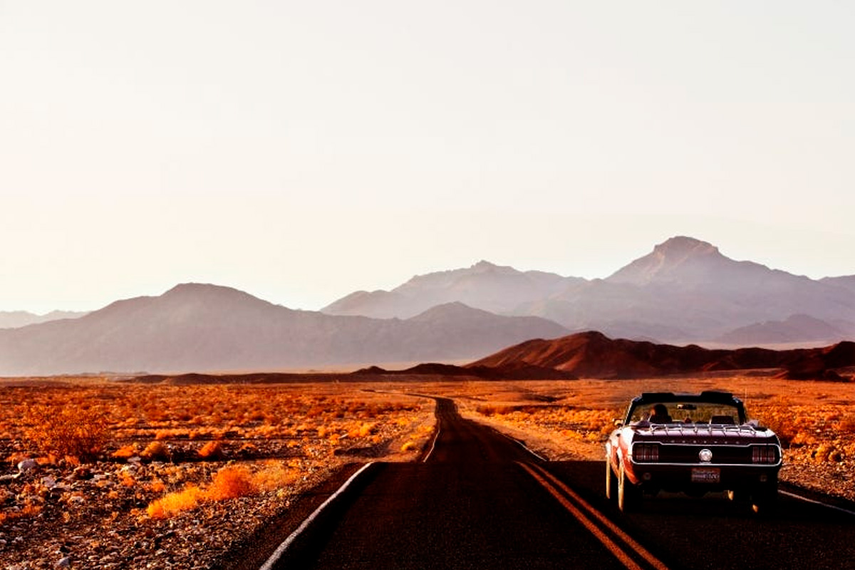 Auto en ruta